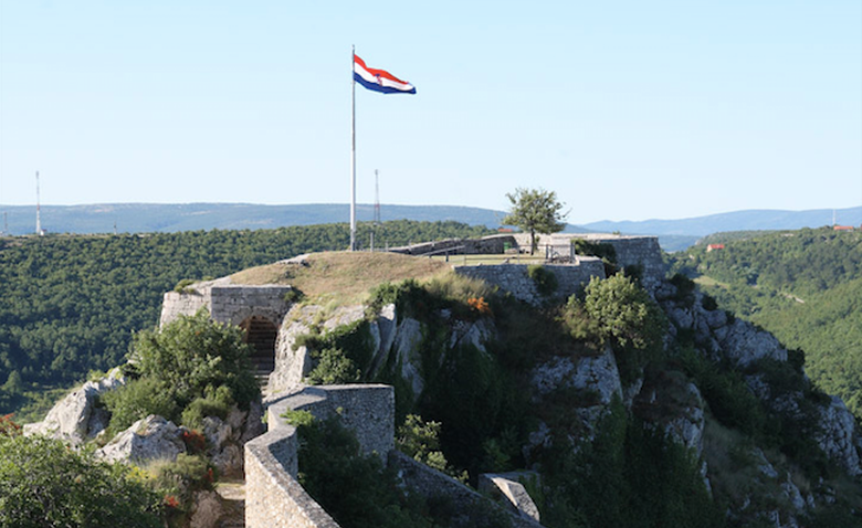 Trobojnica od suvoga zlata opet kamen Zvonimirov ljubi!