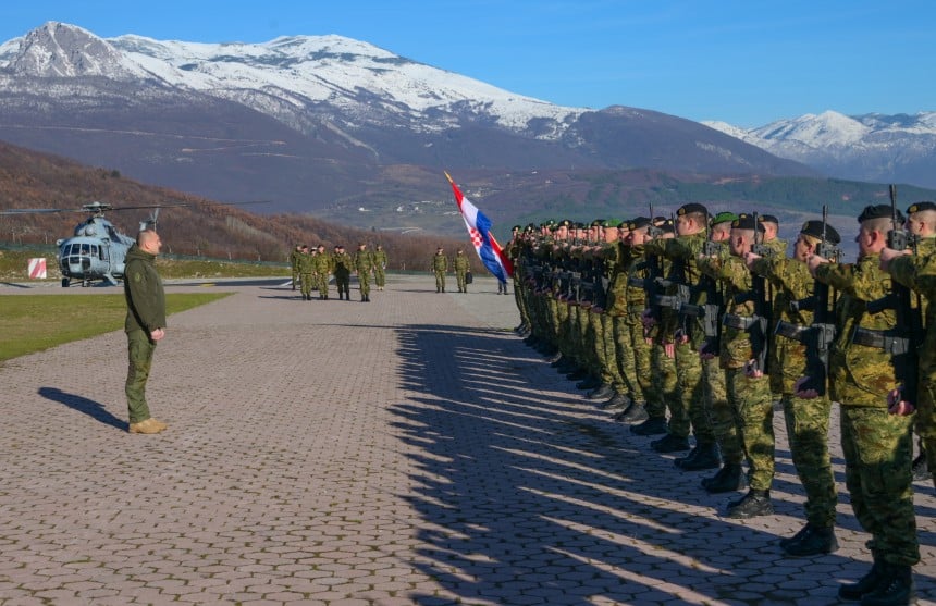 Ministar Anušić pripadnicima HRVCON-a na Kosovu