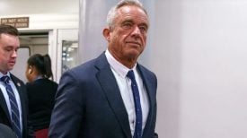 Robert Kennedy Jr., kandidat Donalda Trumpa za ministra zdravstva, dolazi na sastanak s američkim senatorima u Kapitolu, Washington DC, 19. prosinca 2024.