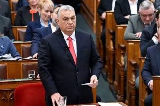 Mađarski premijer Viktor Orban odgovara na govore čelnika parlamentarnih klubova na početku proljetnog zasjedanja Nacionalne skupštine u Budimpešti, 24. veljače 2025.