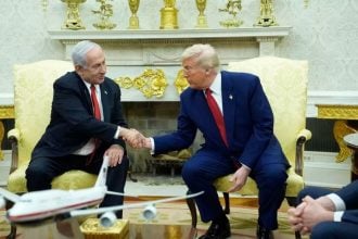 Predsjednik SAD-a Donald Trump i izraelski premijer Benjamin Netanyahu tijekom sastanka u Ovalnom uredu Bijele kuće, 7. travnja 2025.