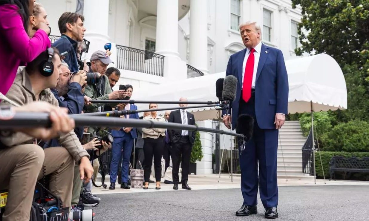 Trump: Iran očajnički želi dogovor, blokada je počela