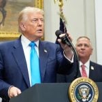 Predsjednik Donald Trump govori prije potpisivanja zakona u Bijeloj kući, 30. srpnja 2025.