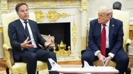 Washington, 14. srpnja 2025. – Glavni tajnik NATO-a Mark Rutte razgovara s američkim predsjednikom Donaldom Trumpom u Ovalnom uredu Bijele kuće.