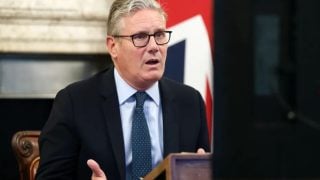London, 13. kolovoza 2025., britanski premijer Keir Starmer supredsjedao virtualnim sastankom Koalicije voljnih uoči susreta Trumpa i Putina na Aljasci