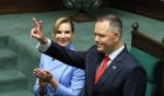 Karol Nawrocki tijekom prisege uz suprugu Martu u poljskom parlamentu, 6. kolovoza 2025