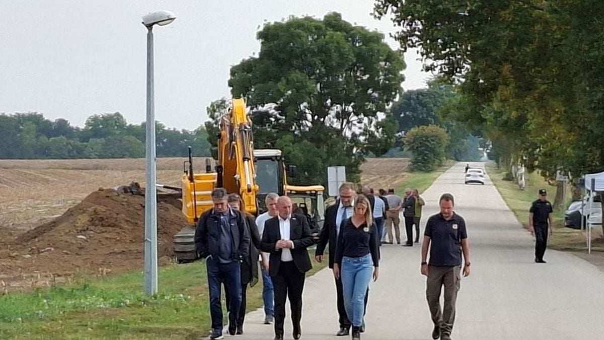Ovčara 25. rujna 2025. – otkriveni posmrtni ostaci tri muške osobe u masovnoj grobnici kod Spomen doma, potvrdio ministar Tomo Medved