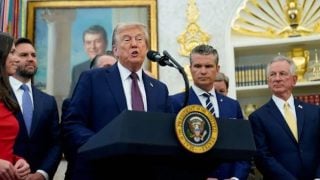 Donald Trump u Ovalnom uredu Bijele kuće najavljuje premještanje Zapovjedništva svemirskih snaga SAD-a u Huntsville, Alabama