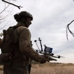 Ukrajinski vojnici upravljaju FPV dronovima blizu bojišnice u Zaporiškoj oblasti, 25. rujna 2025., tijekom ruske invazije.