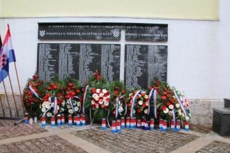 Uzdol, 14. rujna 2025. – Obilježavanje 32. obljetnice zločina nad hrvatskim civilima i pripadnicima HVO-a na blagdan Uzvišenja Svetog Križa.