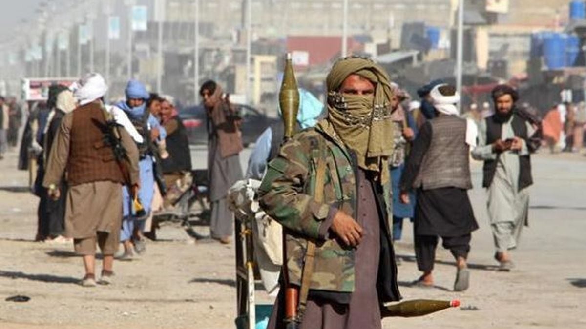 Talibanska patrola na granici Afganistana i Pakistana u Spin Boldaku tijekom oružanih sukoba s pakistanskim snagama, 15. listopada 2025.