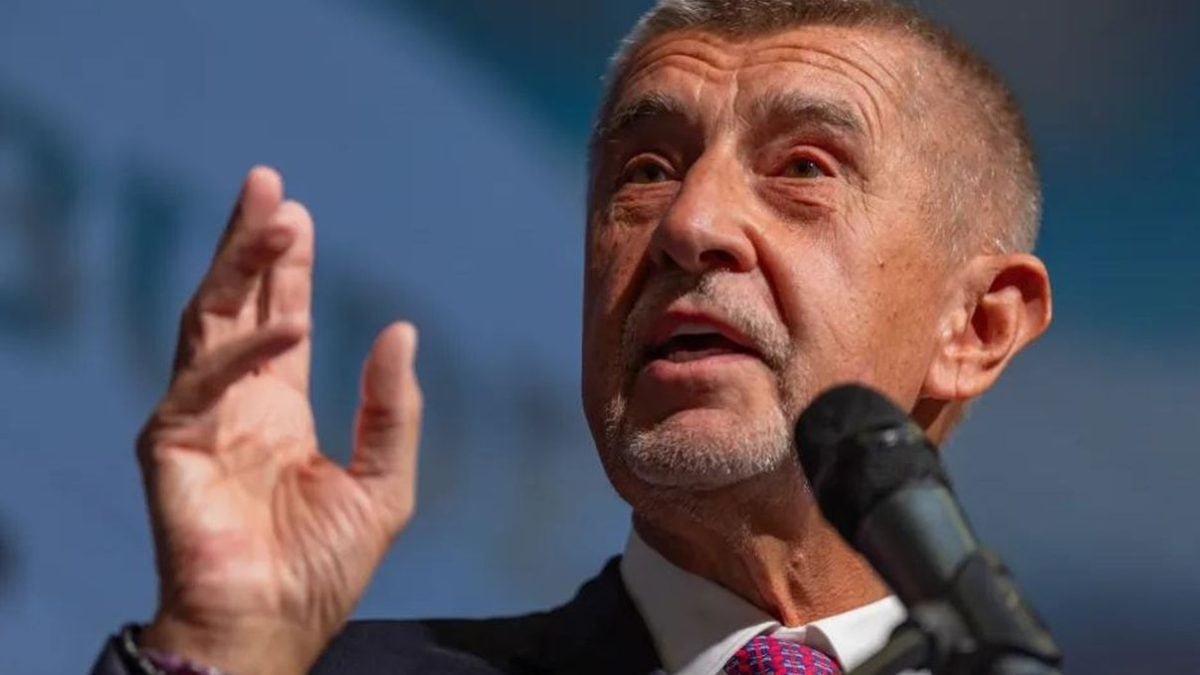 Andrej Babiš govori na izbornom skupu pokreta ANO u Pragu 2025. godine