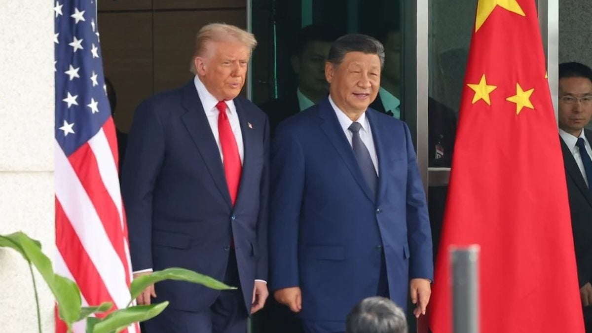 Predsjednik Donald Trump i Xi Jinping nakon sastanka u zračnoj bazi Busan, 30. listopada 2025.