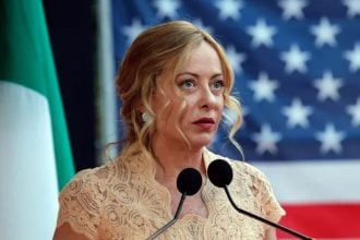 Giorgia Meloni govori na svečanosti povodom Dana neovisnosti SAD-a u rezidenciji američkog veleposlanika u Rimu, 2. srpnja 2025.
