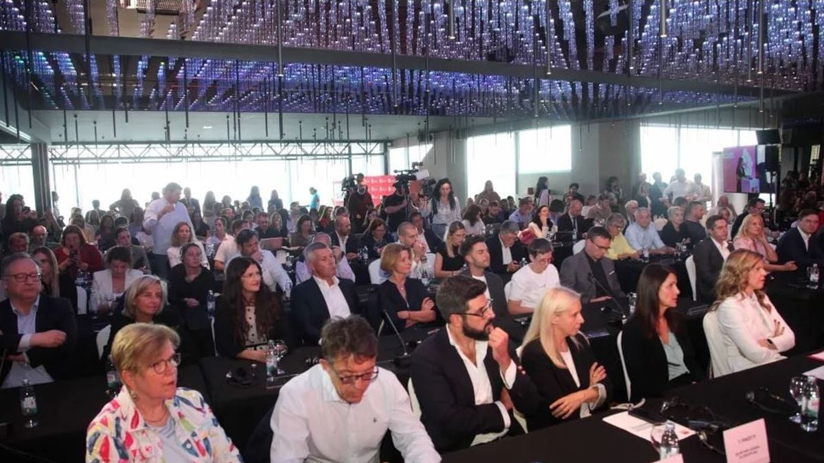 Opatija, 29. rujna 2025. – Skup Socijalista i demokrata (S&D) Europskog parlamenta uz panele, susrete s građanima i strankama sa Zapadnog Balkana, s odavanjem počasti Predragu Fredu Matiću.