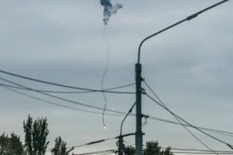 Ruski dron oboren iznad Kijeva tijekom masovnog napada Rusije na Ukrajinu, 28. rujna 2025.