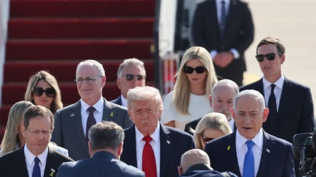 Donald Trump, Benjamin Netanyahu i Isaac Herzog na aerodromu Ben Gurion u Tel Avivu tijekom posjeta Izraelu i najave mirovnog samita o Gazi, listopad 2025.