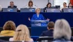Ursula von der Leyen govori u Europskom parlamentu tijekom rasprave o ruskim kršenjima zračnog prostora i infrastrukture Europske unije u Strasbourgu, 8. listopada 2025.