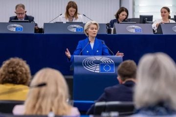 Ursula von der Leyen govori u Europskom parlamentu tijekom rasprave o ruskim kršenjima zračnog prostora i infrastrukture Europske unije u Strasbourgu, 8. listopada 2025.