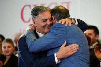 Siniša Karan slavi s Miloradom Dodikom nakon prvih izlaznih anketa u Banjoj Luci.