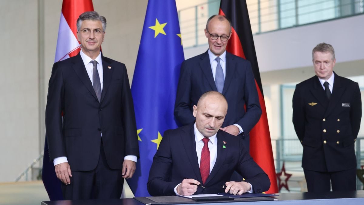 Ministar Anušić u Berlinu potpisao ugovore za isporuku 44 tenka Leopard 2A8