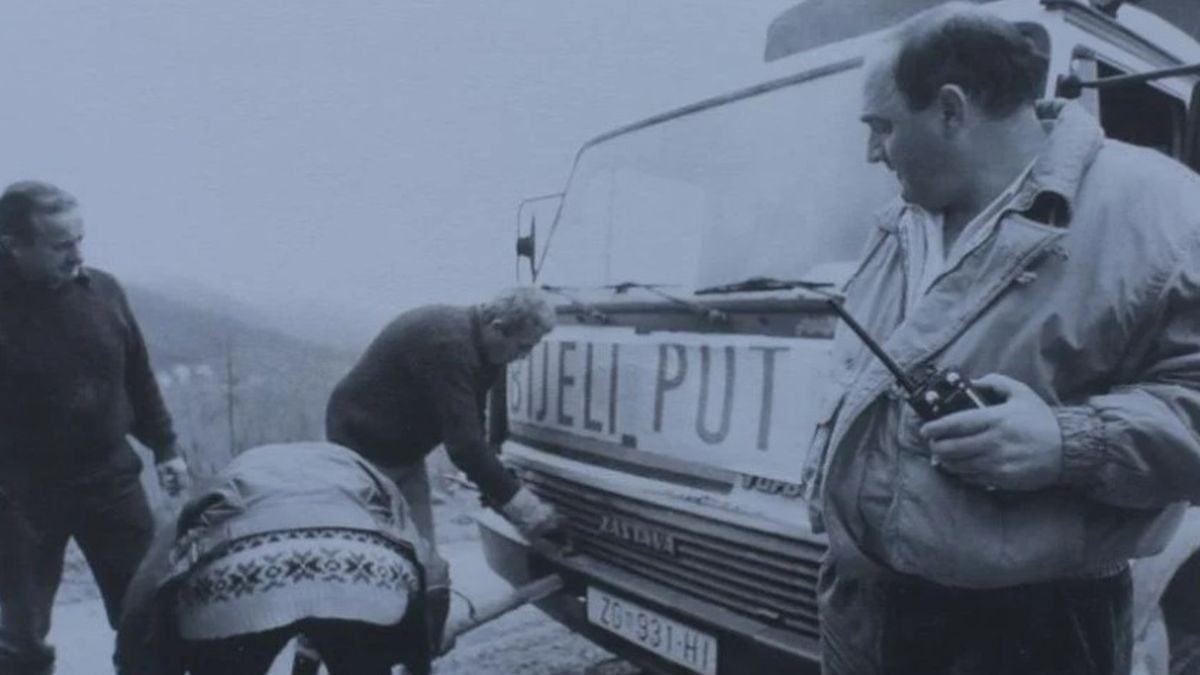 Bijeli put, humanitarni konvoj od stotinu kamiona koji je u prosincu 1993. dopremao pomoć Hrvatima u Lašvanskoj dolini