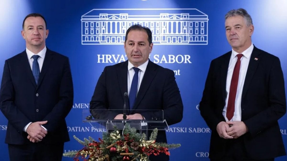 Zagreb, 15. prosinca 2025. - konferencija za medije Kluba HDZ-a o paketu zakona o gradnji i prostornom uređenju; na fotografiji Nikola Mažar, Josip Borić i Tomislav Klarić