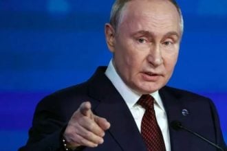 Vladimir Putin drži govor na plenarnoj sjednici Valdajskog kluba u Sočiju 2024.