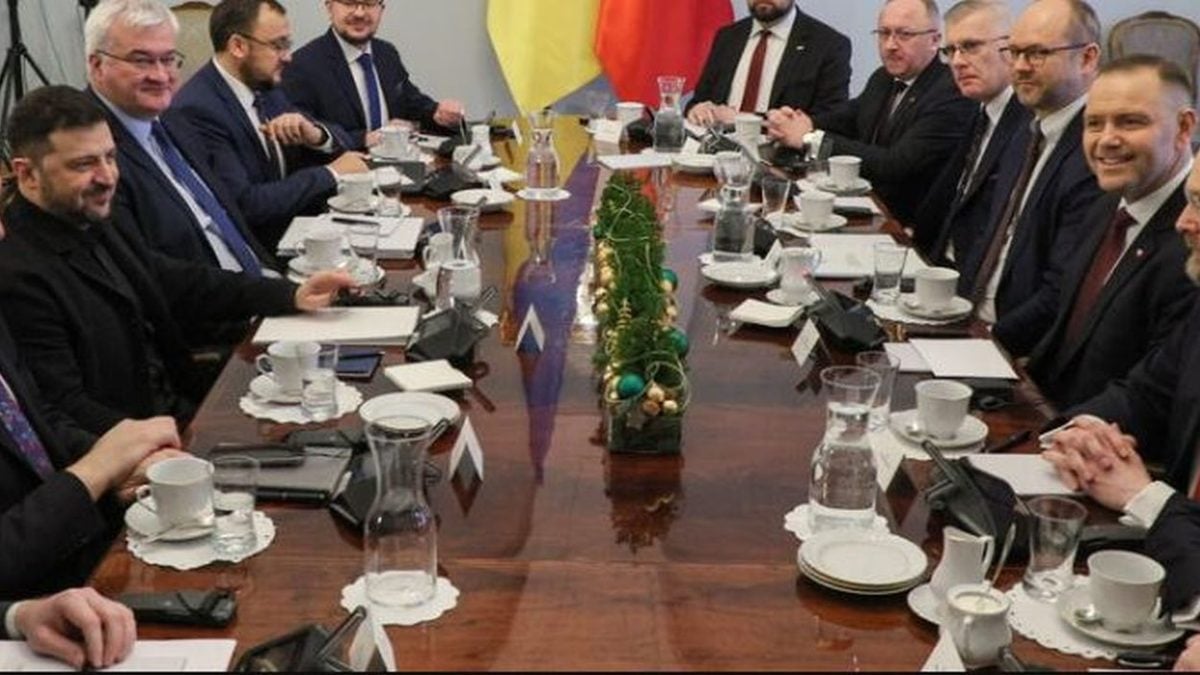 Poljski predsjednik Karol Nawrocki i ukrajinski predsjednik Volodimir Zelenski na sastanku u Predsjedničkoj palači u Varšavi, 19. prosinca 2025. godine