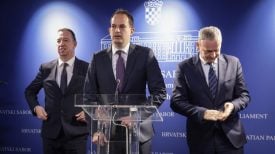 Konferencija za medije Kluba zastupnika HDZ-a u Hrvatskom saboru o izboru sudaca Ustavnog suda RH i predsjednika Vrhovnog suda RH, na kojoj sudjeluju Nikola Mažar, Ivan Malenica i Krunoslav Katičić, Zagreb, 21. siječnja 2026.