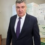Predsjednik Republike Zoran Milanović daje izjavu za medije tijekom posjeta Fakultetu kemijskog inženjerstva i tehnologije Sveučilišta u Zagrebu, 28. siječnja 2026.