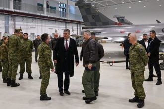 Predsjednik Republike Hrvatske i vrhovni zapovjednik Oružanih snaga Zoran Milanović tijekom posjeta Zapovjedništvu Hrvatskog ratnog zrakoplovstva u Zagrebu, 27. siječnja 2026.