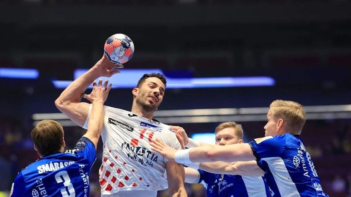 Zvonimir Srna u duelu na utakmici Island – Hrvatska na EHF Euru 2026