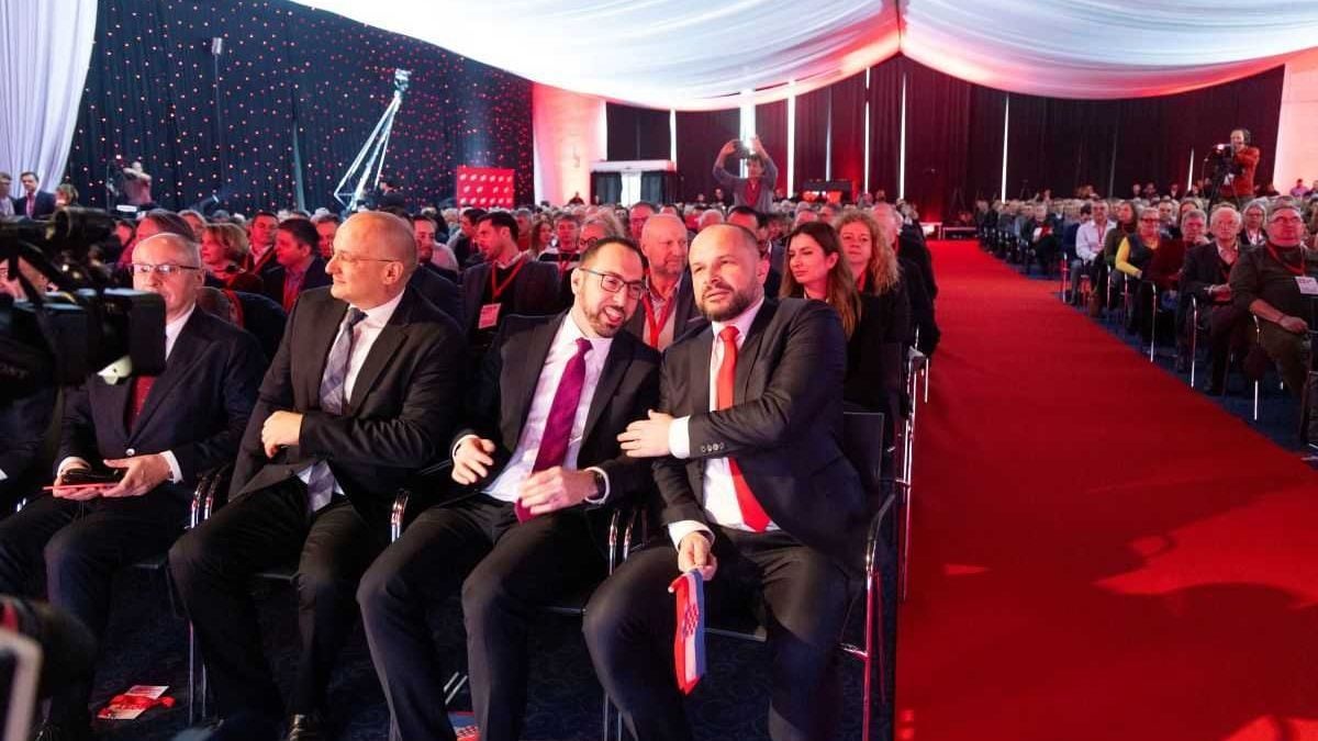 Orsat Miljenić, Tomislav Tomašević i Siniša Hajdaš Dončić na tematsko-izvještajnoj Konvenciji SDP-a u Zagrebu, 31. siječnja 2026.