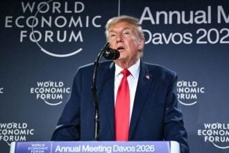 Predsjednik Sjedinjenih Američkih Država Donald Trump govori tijekom prijema s poslovnim čelnicima na marginama godišnjeg sastanka Svjetskog gospodarskog foruma u Davosu, 21. siječnja 2026.