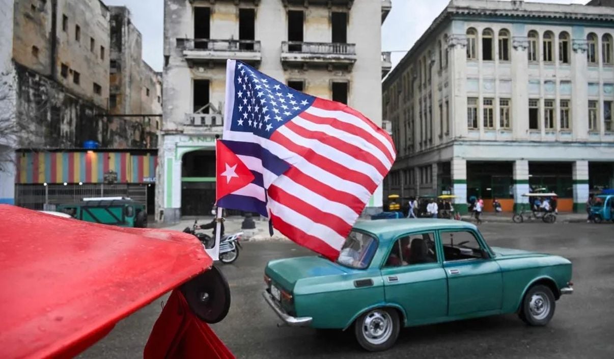 Kuba objavila da od utorka nema goriva za avione