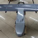 Dron dugog dometa tijekom sastavljanja u radionici ukrajinske tvrtke Fire Point, koja proizvodi FP-1 i FP-2 borbene dronove, siječanj 2026.