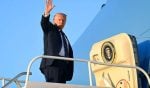 Donald Trump ukrcava se u Air Force One u zračnoj luci u Miamiju