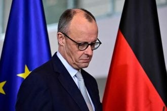 Njemački kancelar Friedrich Merz na konferenciji za medije u Berlinu o situaciji na Bliskom istoku, 1. ožujka 2026.