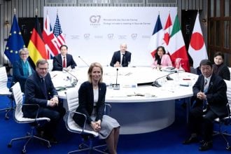 Ministri vanjskih poslova G7 i partnerskih zemalja na sastanku o miru i sigurnosti pokraj Pariza 27. ožujka 2026.