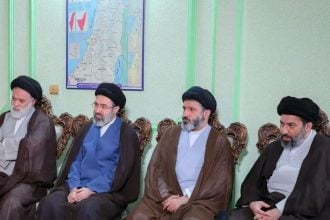 Mojtaba Hamenei na fotografiji iz Teherana koju je objavio ured iranskog vrhovnog vođe.