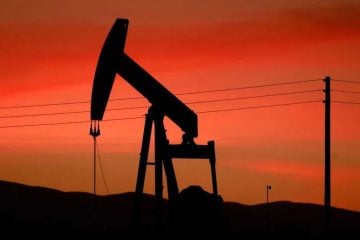 Naftna crpka u blizini Tafta u Kaliforniji nakon rasta cijene nafte iznad 100 dolara zbog rata u Iranu