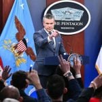 Pete Hegseth odgovara na pitanja novinara tijekom konferencije za medije u Pentagonu u Washingtonu 19. ožujka 2026.