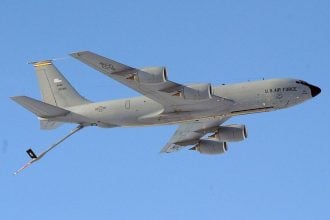 Boeing KC-135 Stratotanker američkog ratnog zrakoplovstva u letu
