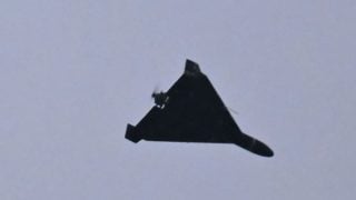 Iranski dron Shahed 136 iznad Kijeva tijekom ruskog napada dronovima i projektilima 27. prosinca 2025.