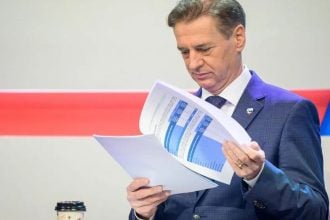 Slovenski premijer Robert Golob uoči posljednje televizijske debate u Ljubljani pred parlamentarne izbore