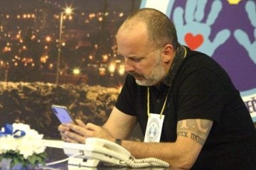 Tony Cetinski nastupa na humanitarnom koncertu „Sve za našu djecu” u Rijeci.