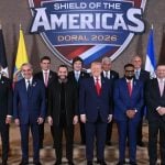 Donald Trump i čelnici Latinske Amerike i Kariba na zajedničkom fotografiranju na summitu „Štit Amerika” u Miamiju.