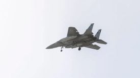 Izraelski borbeni zrakoplov F-15 leti iznad rubnog područja Tel Aviva tijekom rata Izraela, SAD-a i Irana 20. ožujka 2026.