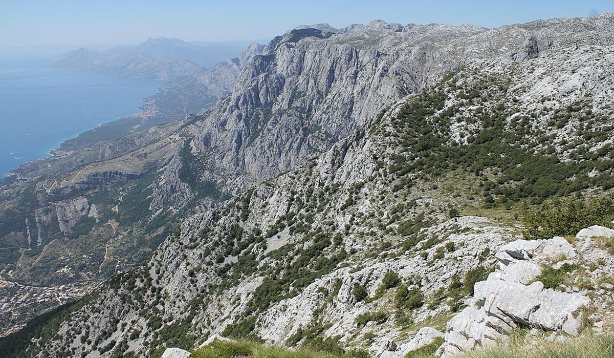 Otkrivena masovna grobnica na Biokovu: žrtve vezane žicom i bačene u jamu